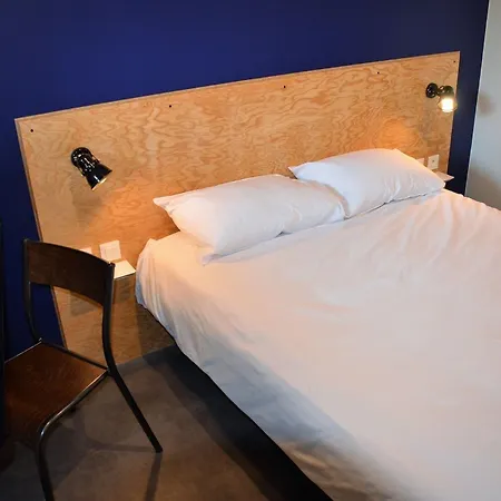 Eklo Otel *