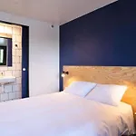 Eklo Hotel 2*