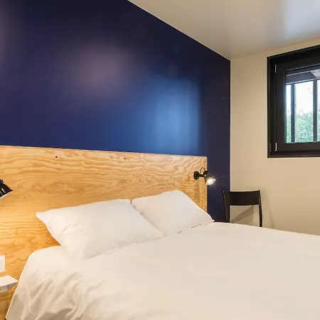 里尔艾克罗酒店 2* 里尔