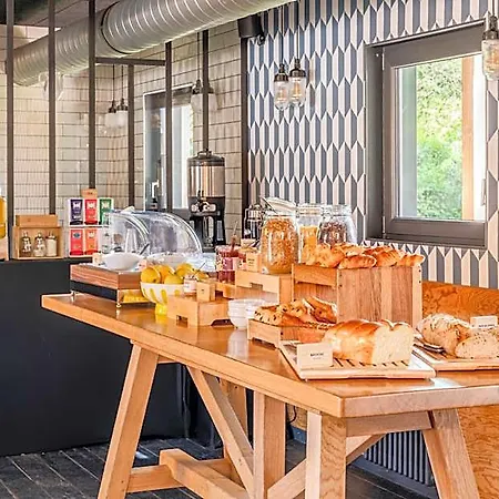 Eklo Hotel 2*