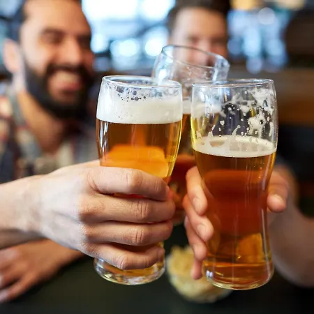 里尔艾克罗酒店 2*