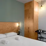 エクロ ホテルズ リール