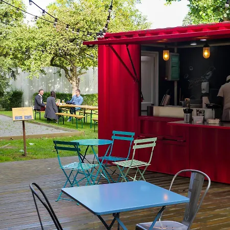 Eklo Hotel 2*