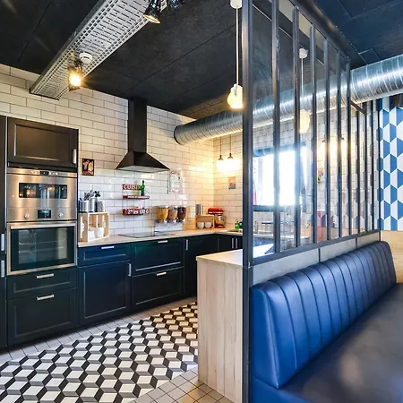 Eklo Hotel